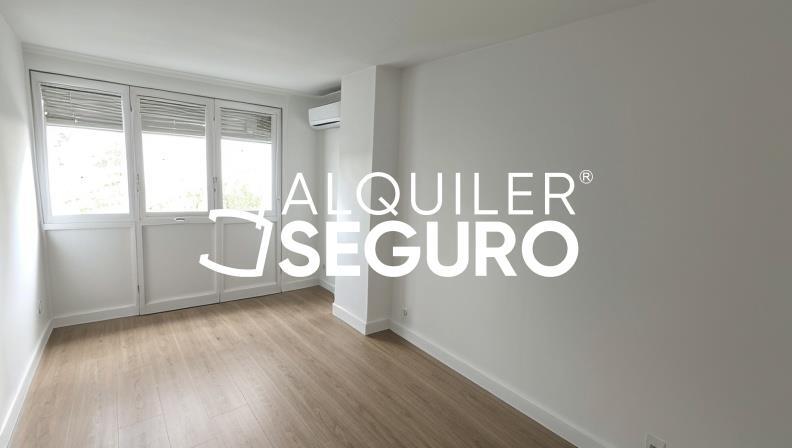 Inmueble en Calle de Ginzo de Limia , MADRID