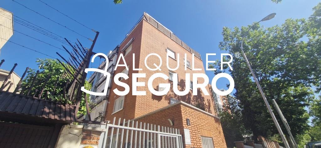 Inmueble en Calle de Angelita Cavero, MADRID