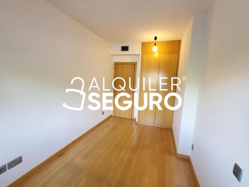 Piso en Avenida Huerta Grande, POZUELO DE ALARCÓN MADRID