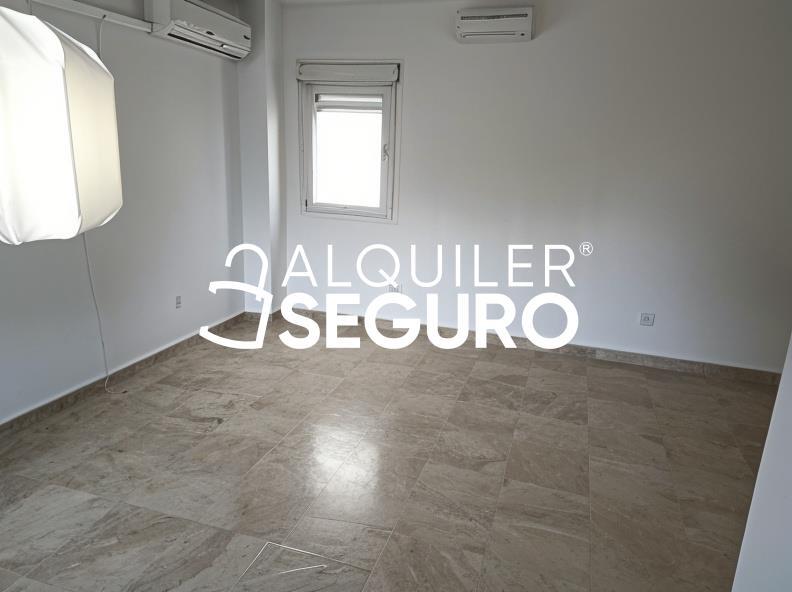 Piso en Calle Carmen Martin Gaite , TOMARES SEVILLA