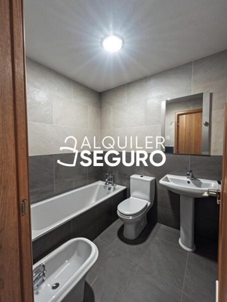 Piso en Calle Ronda de la Ermita, POZUELO DEL REY MADRID
