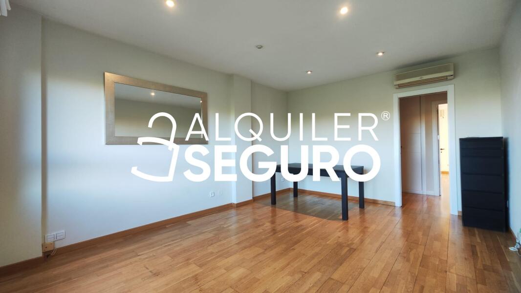 Inmueble en Calle del Arquitecto Sánchez Arcas , MADRID