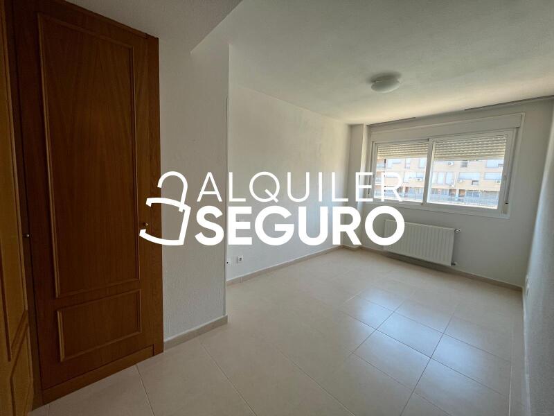 Piso en Calle Estrella Mízar, PARLA MADRID