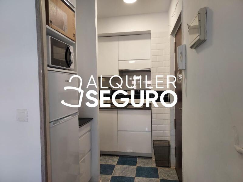 Piso en Calle Eduardo Aguilera Romero , TORREMOLINOS MÁLAGA