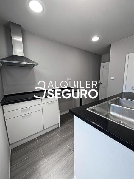 Inmueble en Via Complutense, MADRID