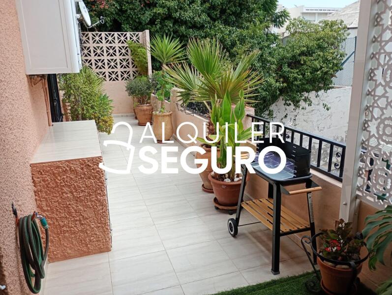 Piso en Calle Las jacarandas, BENALMÁDENA MÁLAGA