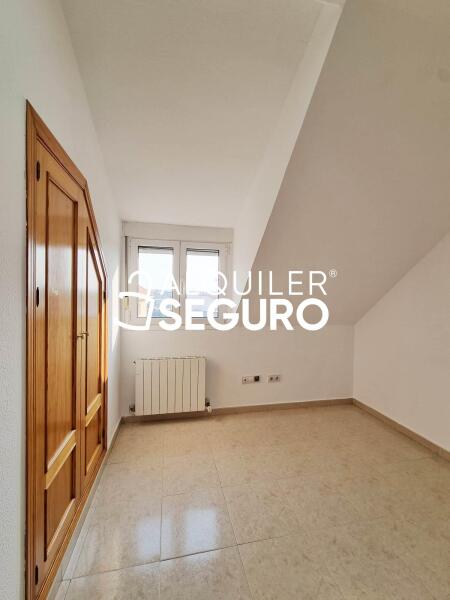 Piso en Calle Nicolasa Fernández , COLLADO VILLALBA MADRID