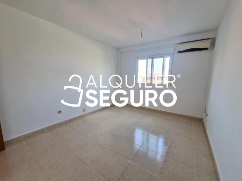 Piso en Calle Doña Juana, SEVILLA LA NUEVA MADRID