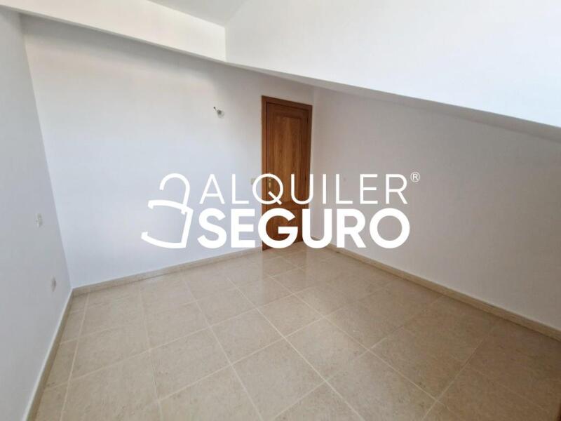 Piso en Calle Doña Juana, SEVILLA LA NUEVA MADRID