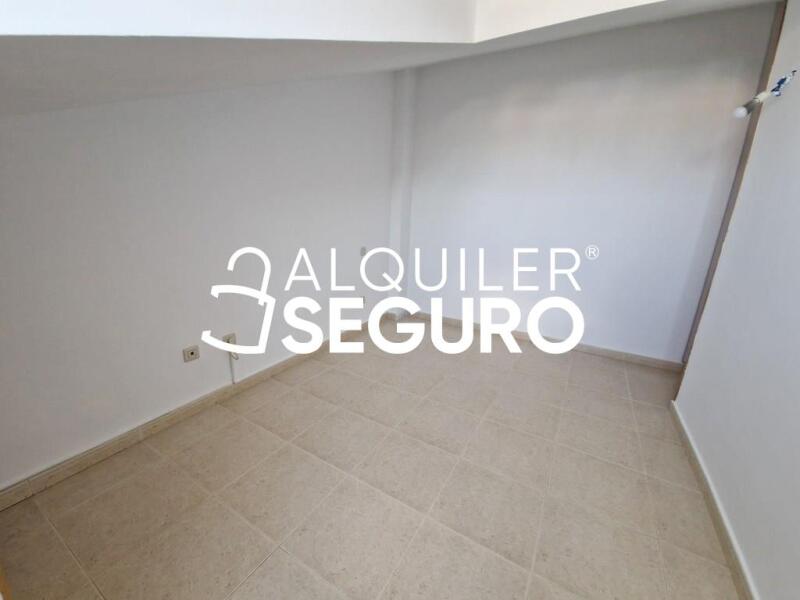 Piso en Calle Doña Juana, SEVILLA LA NUEVA MADRID