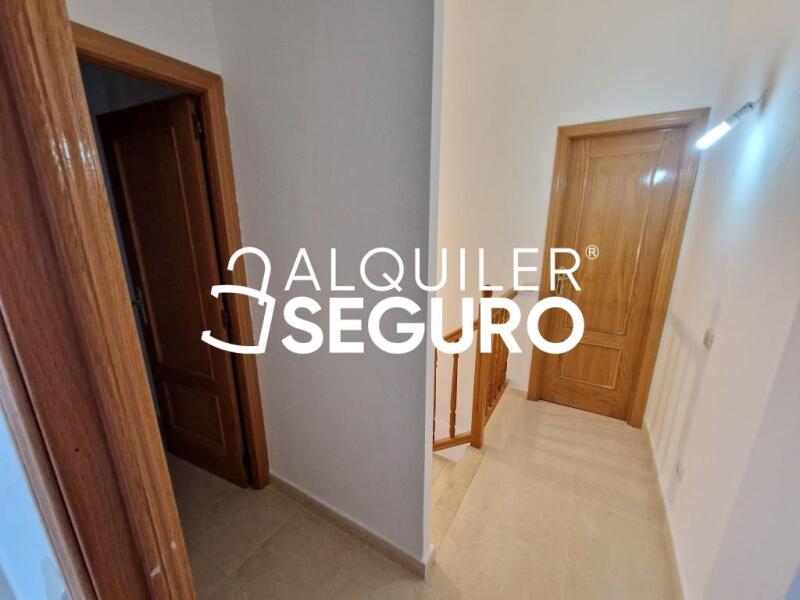Piso en Calle Doña Juana, SEVILLA LA NUEVA MADRID