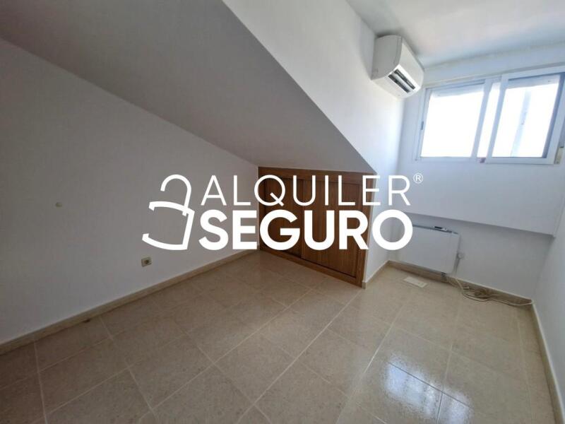 Piso en Calle Doña Juana, SEVILLA LA NUEVA MADRID