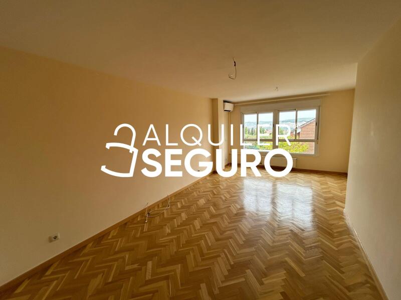 Inmueble en Calle Lago enol, MADRID