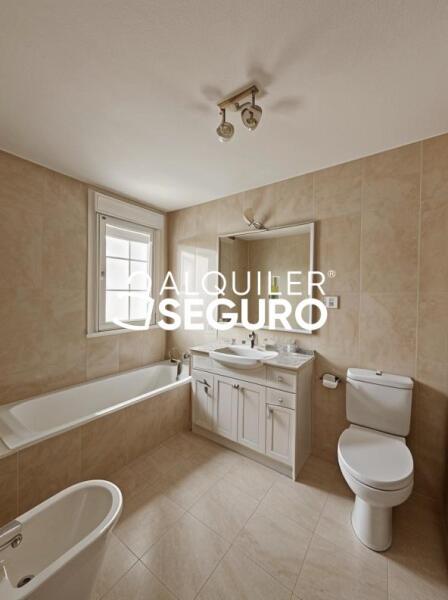 Piso en Calle Josefina Aldecoa, GALAPAGAR MADRID