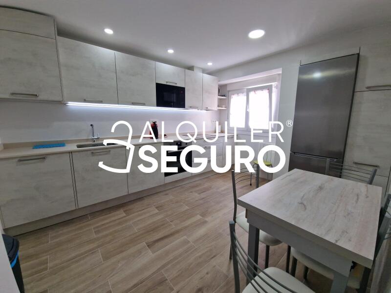 Piso en Calle Ruben Dario , BARAKALDO VIZCAYA-BIZKAIA
