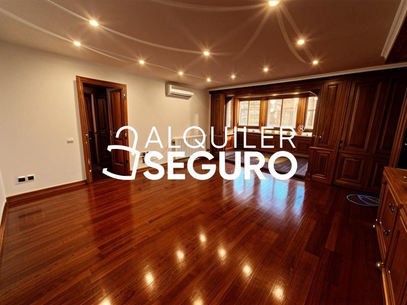 Inmueble en Calle de Alustante, MADRID